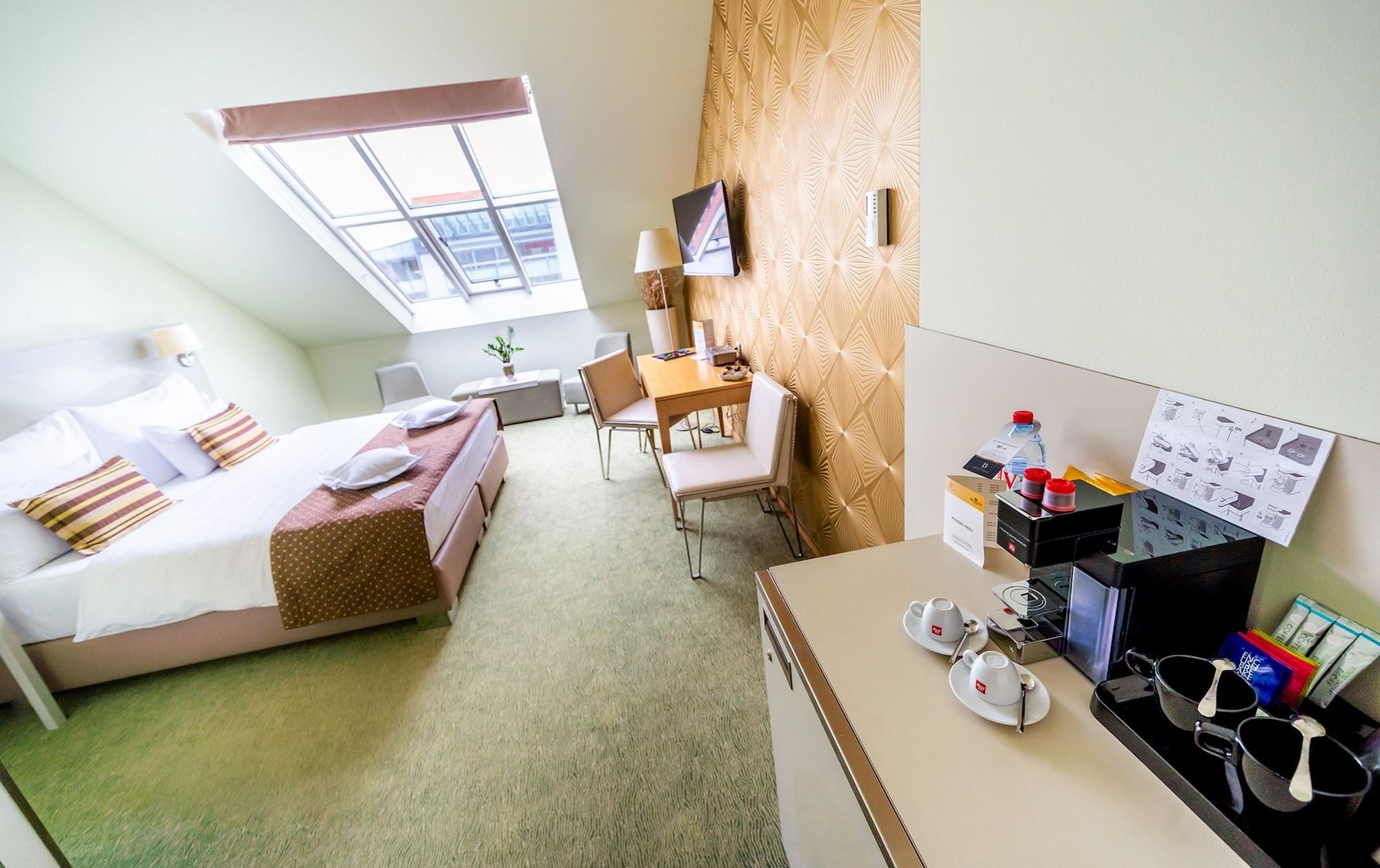 Grandium Hotel Prague Exterior photo A room at the hotel