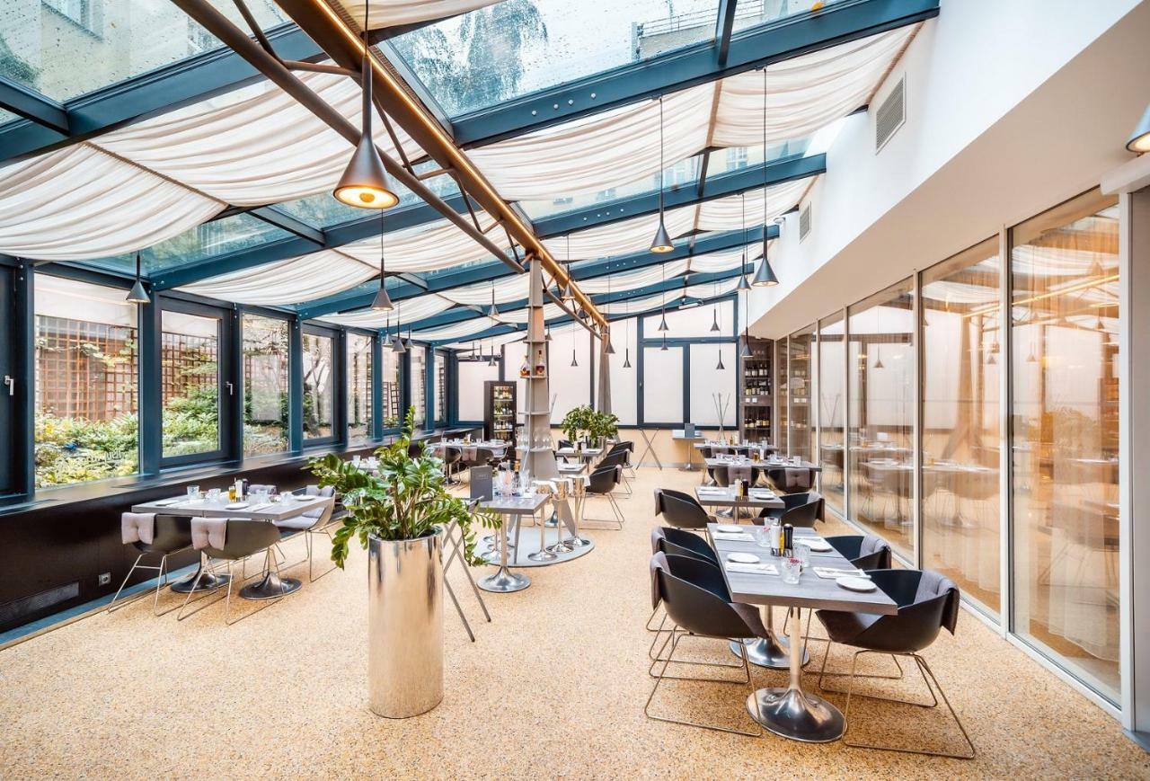 Grandium Hotel Prague Exterior photo The restaurant's interior